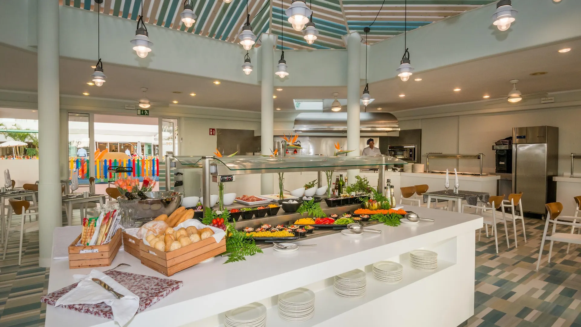 ****  Hovima La Pinta Beachfront Family Hotel Costa Adeje  Španělsko